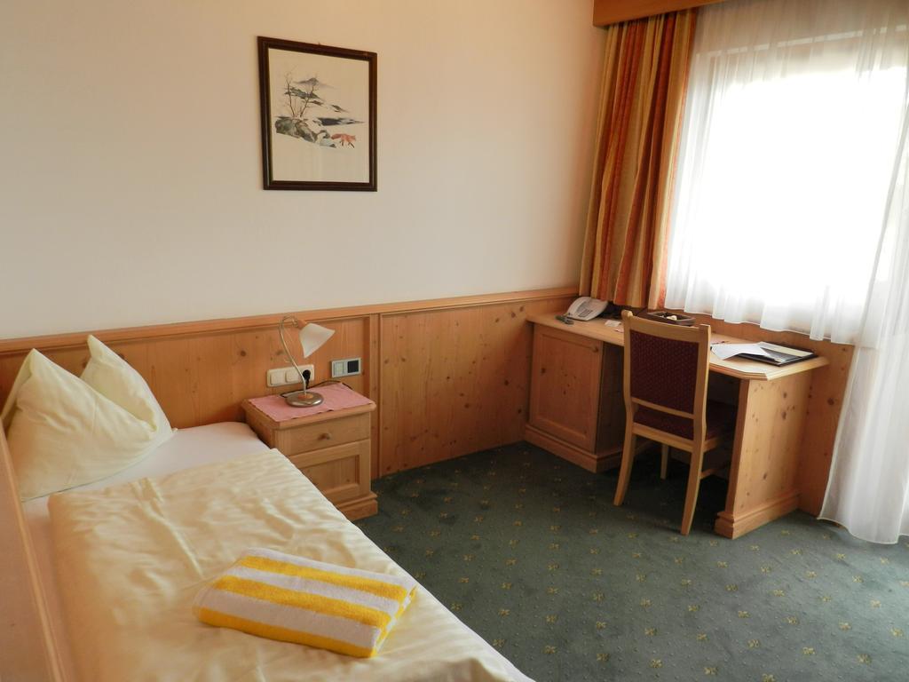 Hotel Hubertus Mit Erlebnislandgasthof Reitherwirt Kitzbühel Pokój zdjęcie